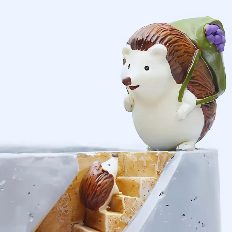 Vaso de Resina Família Ouriço e Coelho (Animal Secret Home) – Loja do Jardinista